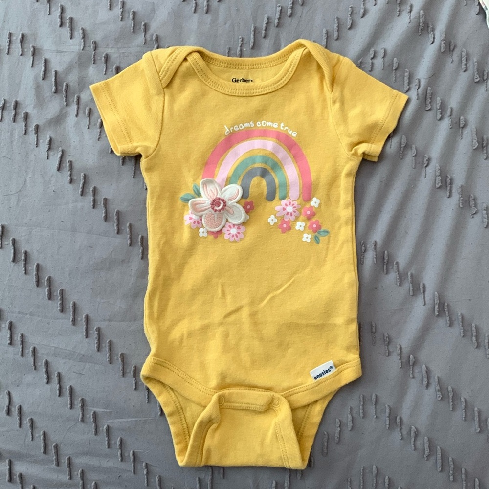 🌈 0-3M Onesie Gerber